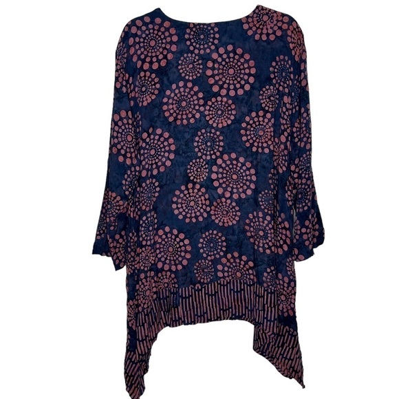 Soft Surroundings Printed V-Neck Asymmetric Tunic - Picture 5 of 13